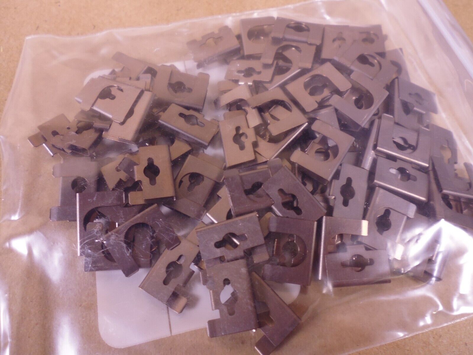 Heidenhain 1176458-04 Retaining Clips Spannpratze 100 Stk For LIP-600 LIC-4100 | Industrial MRO Replacement Parts, Manufacturing Machine Parts &amp; Components, Heavy Equipment Parts Supplier