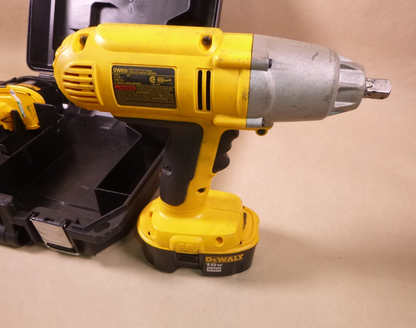 DeWalt 18V 1/2in. Cordless Impact Wrench Kit (DW059) W/ 2 Batteries &amp; Charger