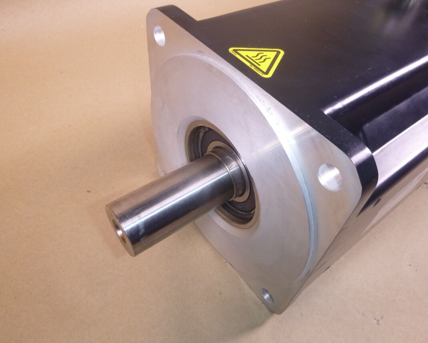 New Kollmorgen AKM74L-ANC2DB00 Servo Motor 5.18 KW, 640 Volt DC, 1400 Rpm | Industrial Electric Motors, Pumps &amp; Parts