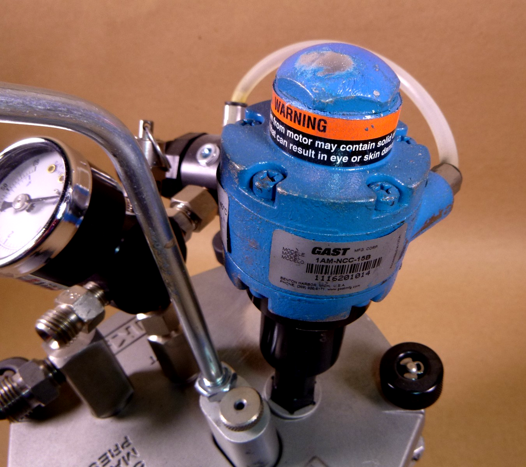 USED Binks SG2 Plus Pressure Cup Model 80-651 With Gast Rotary Agitator 2 Quart | Industrial MRO Replacement Parts, Manufacturing Machine Parts & Components, Heavy Equipment Parts Supplier