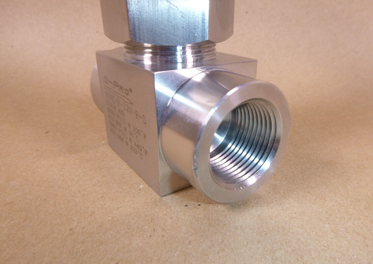 D-Pro Union Bonnet Needle Valve, 3/4 in. FNPT, Regulating Stem 316 SS, 6000 Psi | Industrial MRO Replacement Parts, Manufacturing Machine Parts &amp; Components, Heavy Equipment Parts Supplier