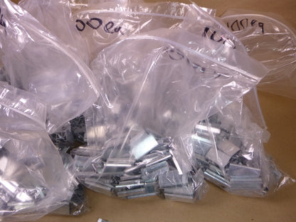 Strapping Clip Seals 3/4" Width x 1-3/4" Length Open Steel for Banding (996 Pcs) | Industrial Replacement Nuts &amp; Bolts Distributor and Machinery Screws &amp; Fasteners Supply
