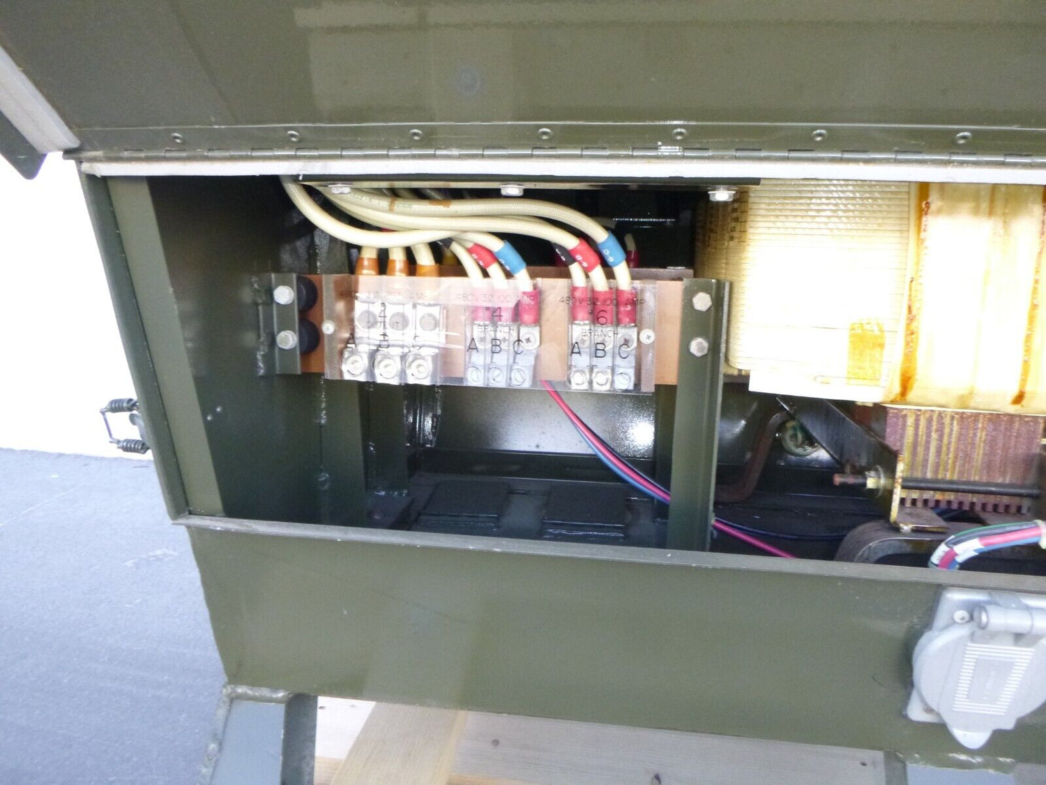 150KW Portable Power Distribution Panel 30 KVA Spider Box 225 Max Output 3 &amp; 1Ph | Electrical MRO Replacement Parts &amp; Components and Commercial Electrical Supplies Company