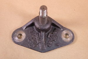 USGI Oshkosh M1070 HET Shock Absorber Bracket 1316190W, 2590-01-159-4403