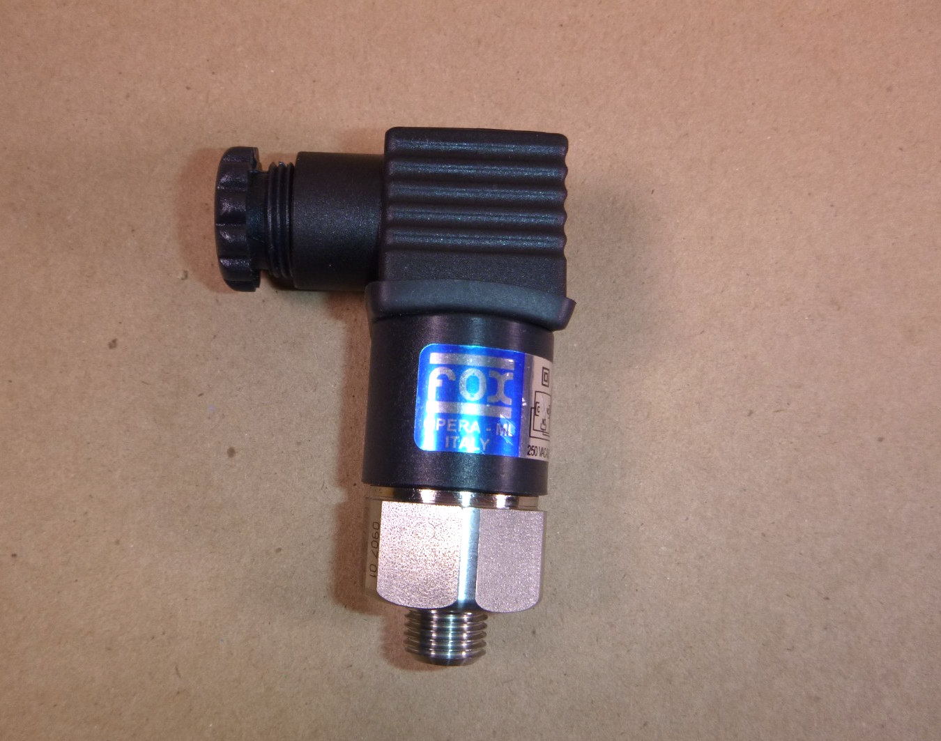 F31XV/M2 FOX Pressure Switch 0-10 bar 250Vac 110Vdc 1/4" Connection | Electrical MRO Replacement Parts &amp; Components and Commercial Electrical Supplies Company