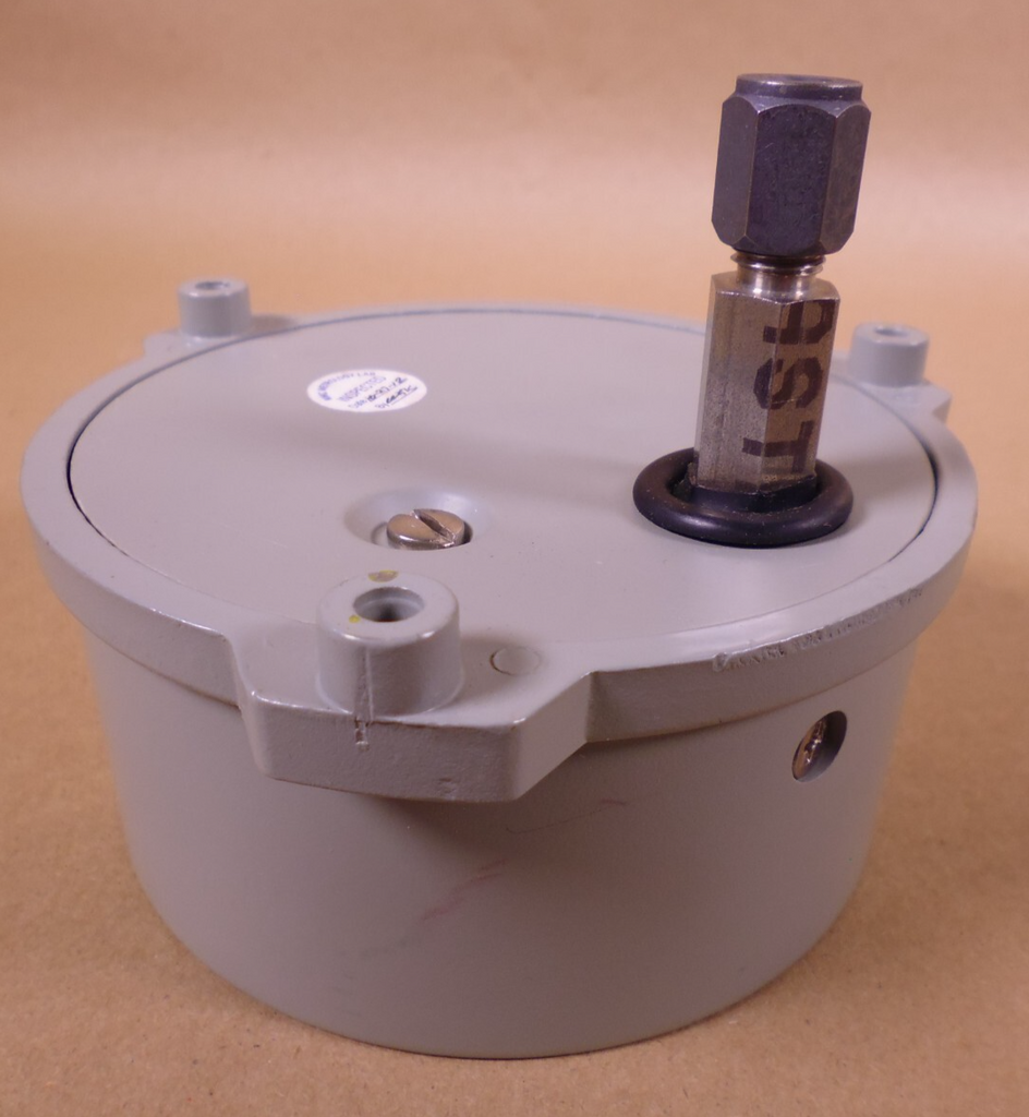 Weksler EA24-3CUF-RWBX Pressure Gauge 400PSI , 6685-00-872-4760 | Industrial MRO Replacement Parts, Manufacturing Machine Parts & Components, Heavy Equipment Parts Supplier