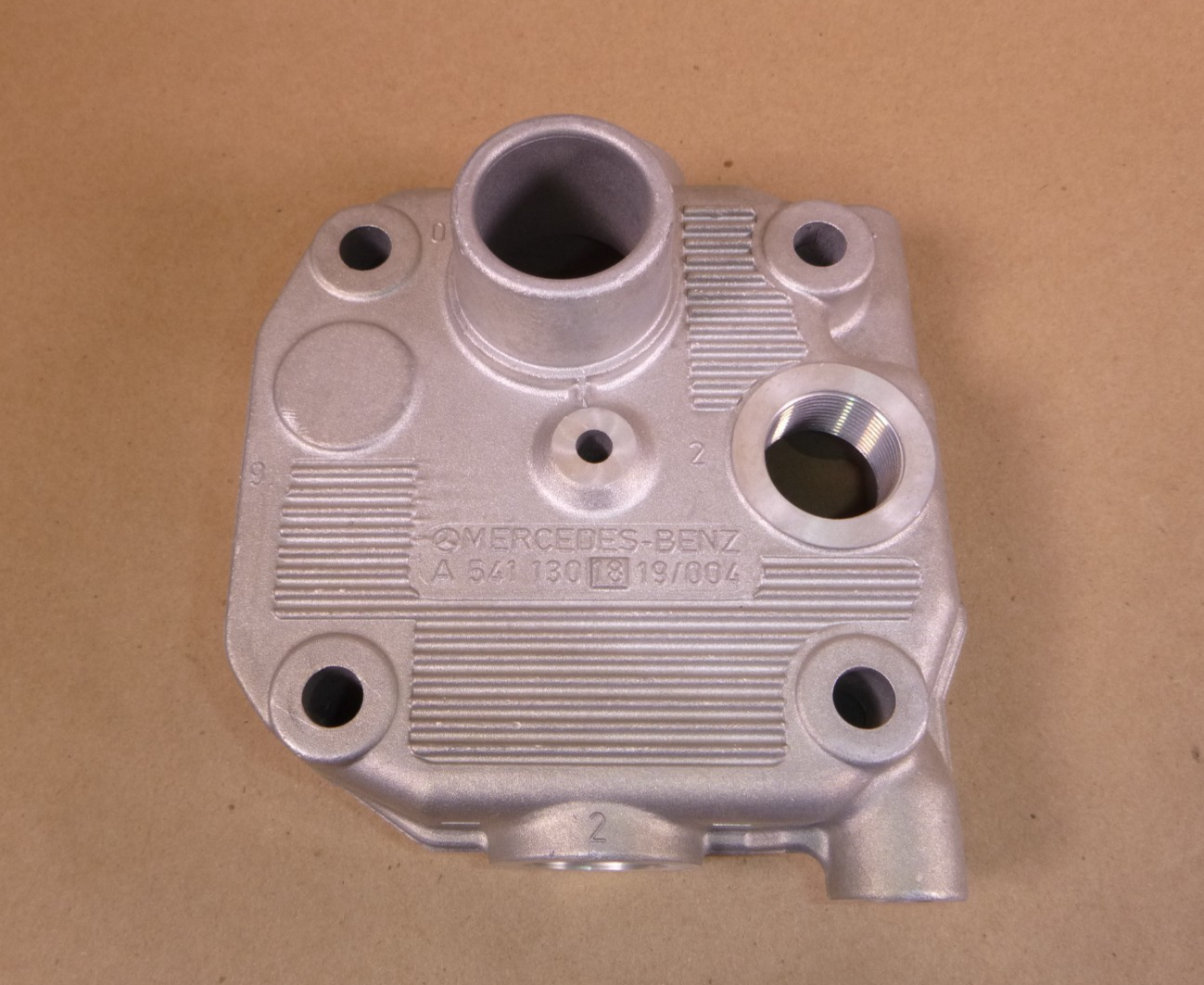 Mercedes Benz Compressor Cylinder Head A5411301819, A5411311119, A5411310619 | Replacement Truck Parts, Trailer Accessories, Automobile Supplies, Car Parts &amp; Accessories