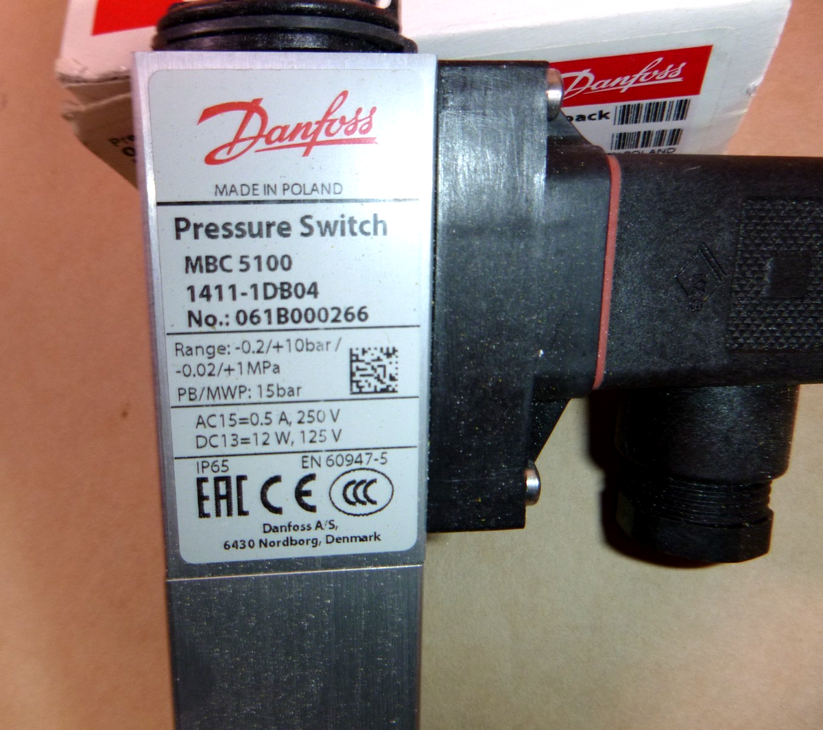 Danfoss MBC 5100 Pressure Switch With Flange 061B000266 -0.2 to 10 bar | Industrial MRO Replacement Parts, Manufacturing Machine Parts &amp; Components, Heavy Equipment Parts Supplier
