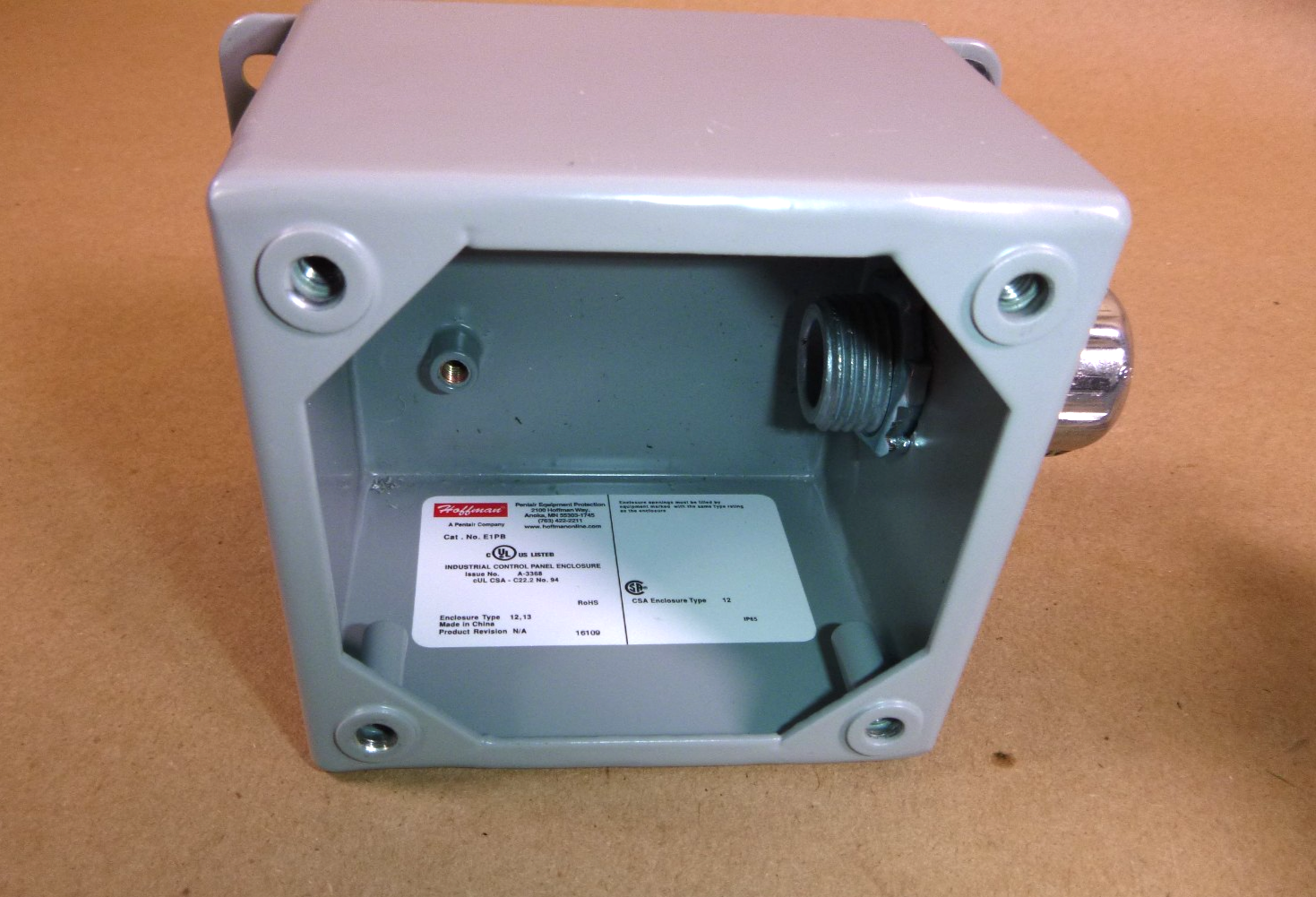 USED Allen-Bradley 800T-FX6D4 Push-Pull Red Pushbutton W/ Hoffman Enclosure E1PB | Electrical MRO Replacement Parts &amp; Components and Commercial Electrical Supplies Company