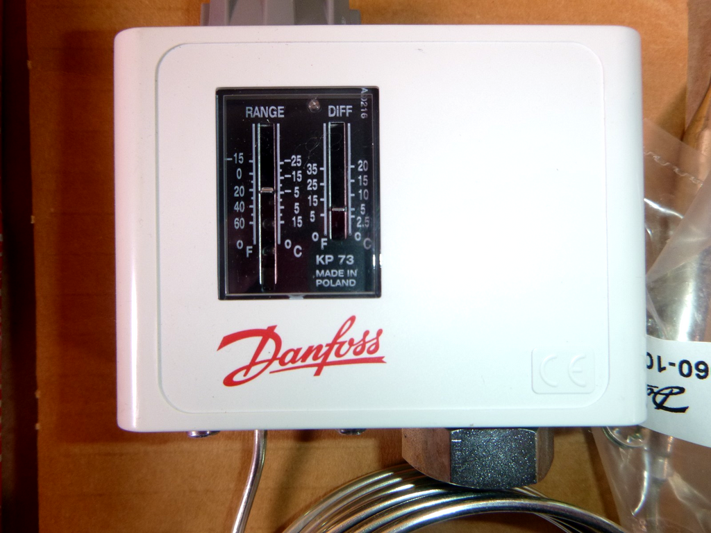 Danfoss KP73 Thermostat 060L114366 Range -15 to 60 Deg F. SPDT 80" Cap Tube | Electrical MRO Replacement Parts & Components and Commercial Electrical Supplies Company