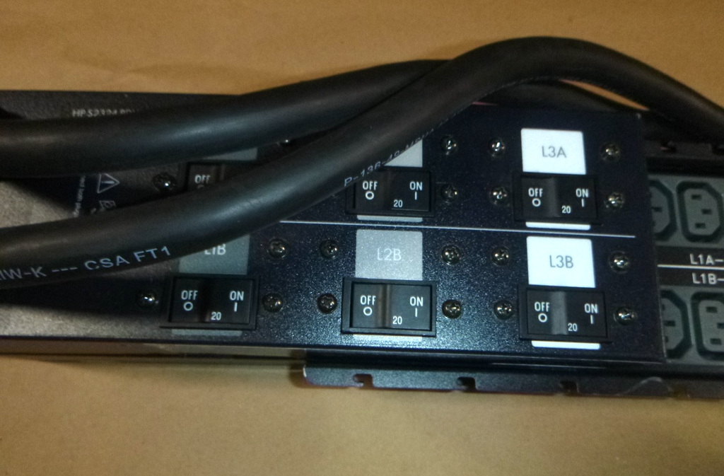 78-Outlets Vertical Rackmount PDU Hewlett Packard 3 Phase Input HP S2324 PDU | Electrical MRO Replacement Parts & Components and Commercial Electrical Supplies Company