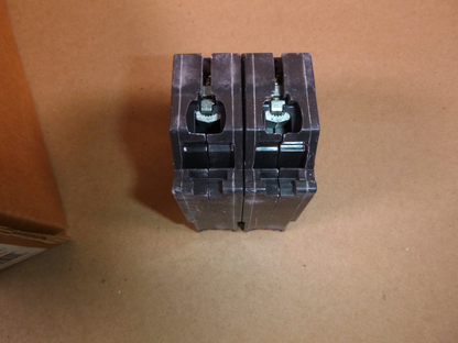 THQL2120 G.E. 20-Amp 2-Pole 120/240VAC Circuit Breaker (Lot of 5) New In Box