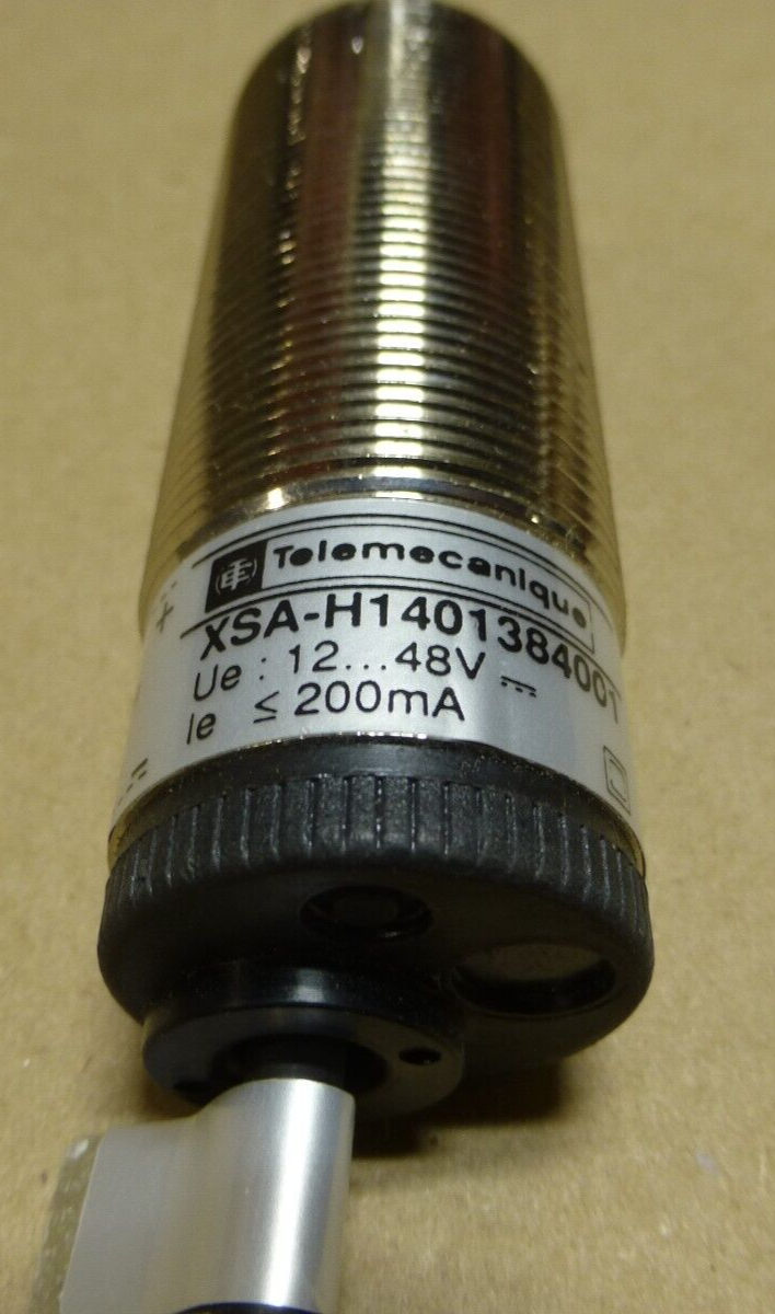 Telemecanique XSAH1401384001 Proximity Switch Oshkosh 1890790 , 5930-01-464-9581 | Electrical MRO Replacement Parts &amp; Components and Commercial Electrical Supplies Company