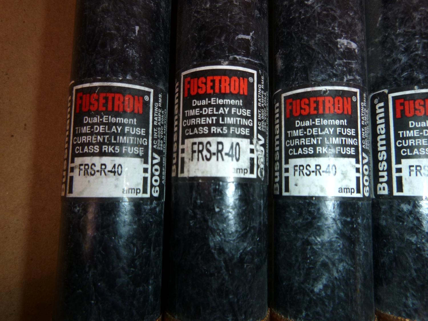 NEW FUSETRON FRS-R-40 FUSE ( LOT OF 7)