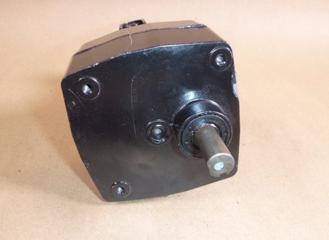 M1115002.00 Leeson Parallel Shaft 90 Vdc Gearmotor 1/40 Hp, 4 Rpm, 40 Lb-in | Industrial Electric Motors, Pumps & Parts