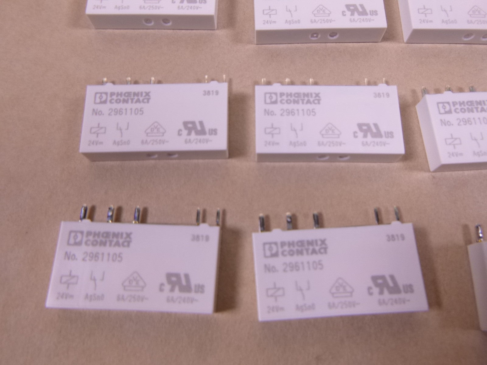 24VDC 6A 250VAC 5-Pin 2961105 Phoenix Contact Power Relay (Pack of 23)