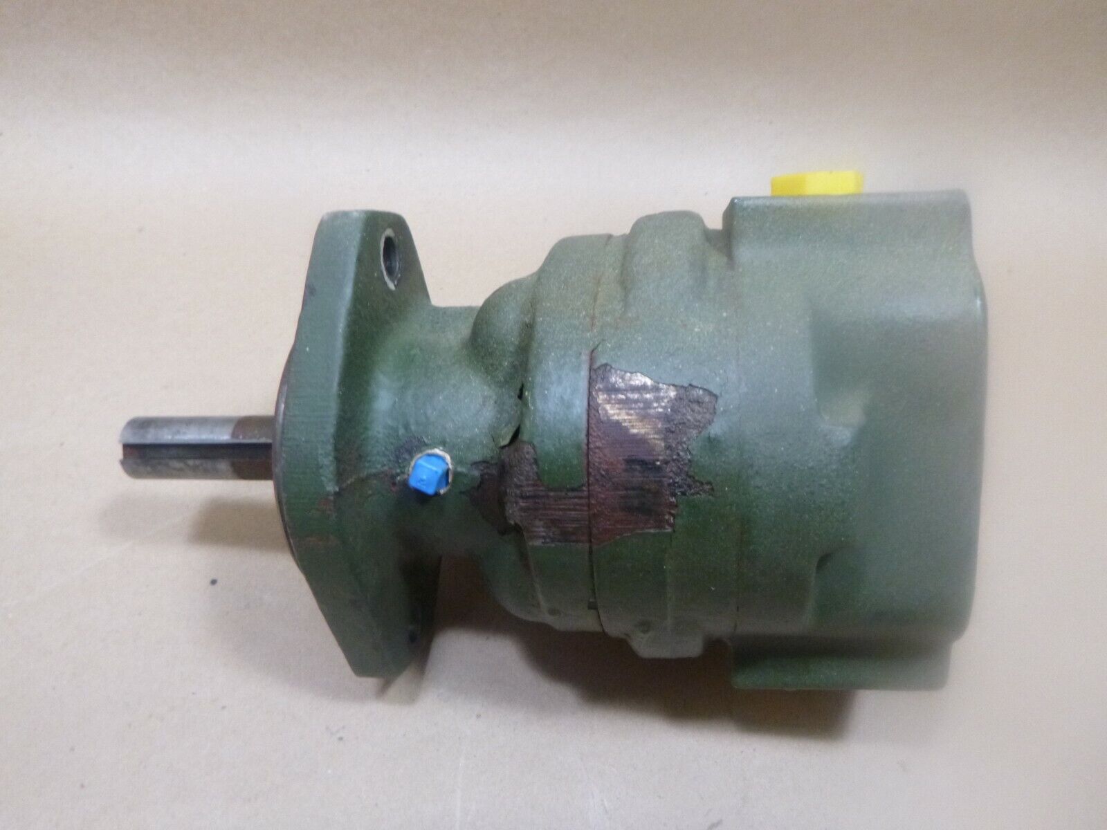 HYDRAULIC MOTOR M977 SERIES HEMTT 1510KA6A1FB, 4320-01-147-8013 (FOR PARTS) | Replacement Truck Parts, Trailer Accessories, Automobile Supplies, Car Parts &amp; Accessories