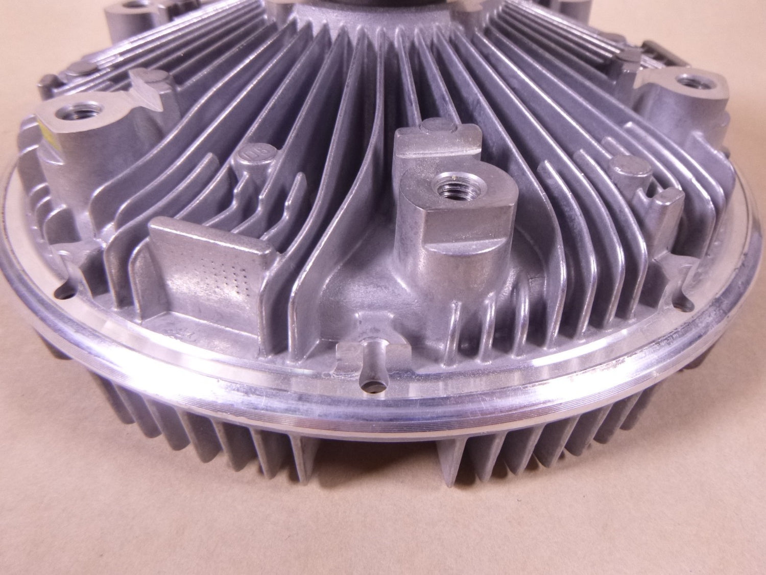 504029738 Iveco Radiator Cooling Fan Clutch For MRAP Eurocargo 2930-01-557-5975