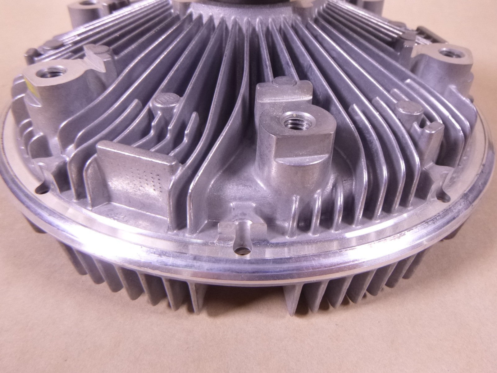 504029738 Iveco Radiator Cooling Fan Clutch For MRAP Eurocargo 2930-01-557-5975