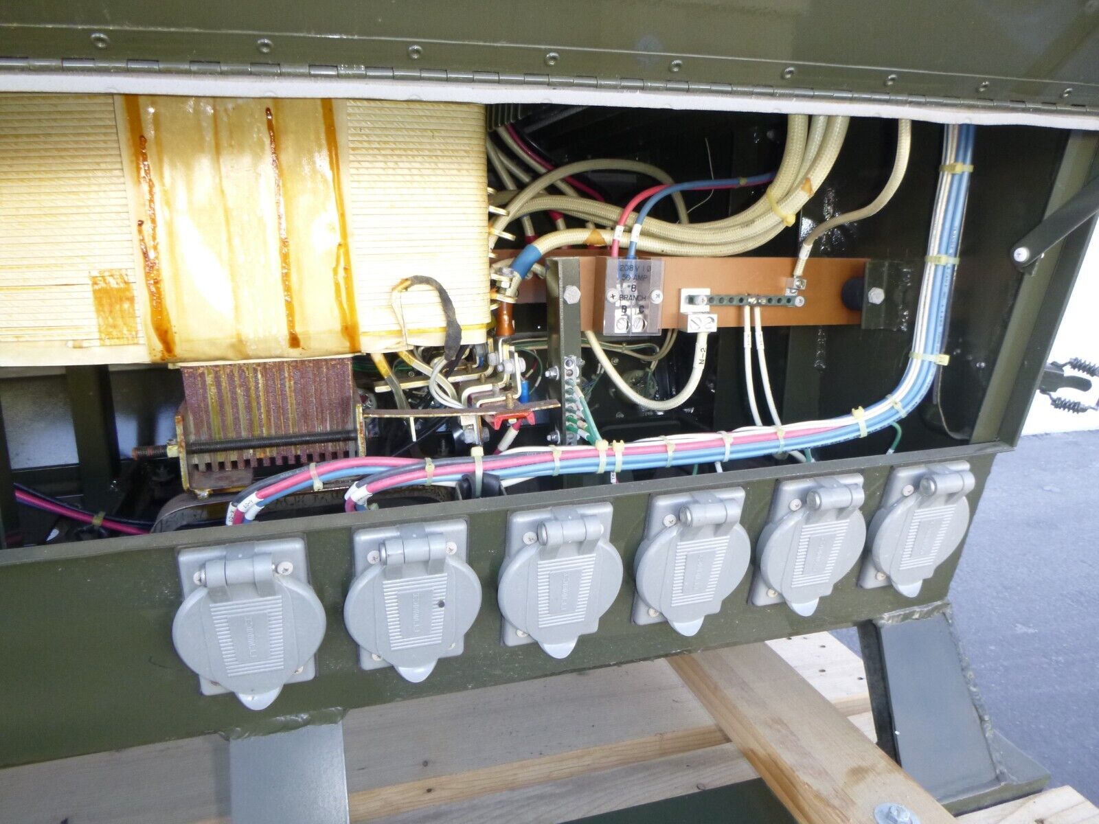 150KW Portable Power Distribution Panel 30 KVA Spider Box 225 Max Output 3 &amp; 1Ph | Electrical MRO Replacement Parts &amp; Components and Commercial Electrical Supplies Company