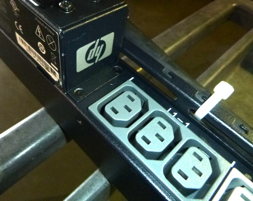 39-Outlets Vertical Rackmount PDU Hewlett Packard 3 Phase Input HP S1324 PDU | Electrical MRO Replacement Parts & Components and Commercial Electrical Supplies Company