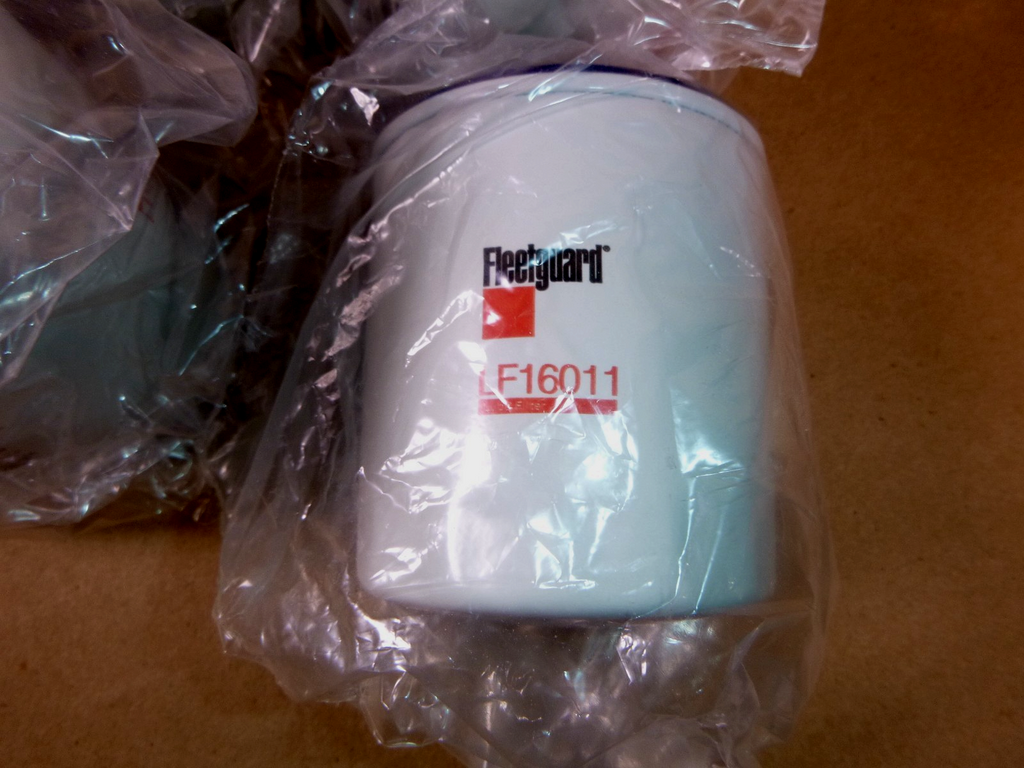 (Lot of 10) Fleetguard Cummins Diesel Oil Filter C6002112110, LF16011, A044C402 | Replacement Truck Parts, Trailer Accessories, Automobile Supplies, Car Parts & Accessories