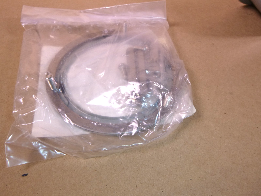 MIL-G-18997 Vibration-Resistant Flange Pressure Gauge 3-1/2" Dial 2000 Psi | Industrial MRO Replacement Parts, Manufacturing Machine Parts & Components, Heavy Equipment Parts Supplier