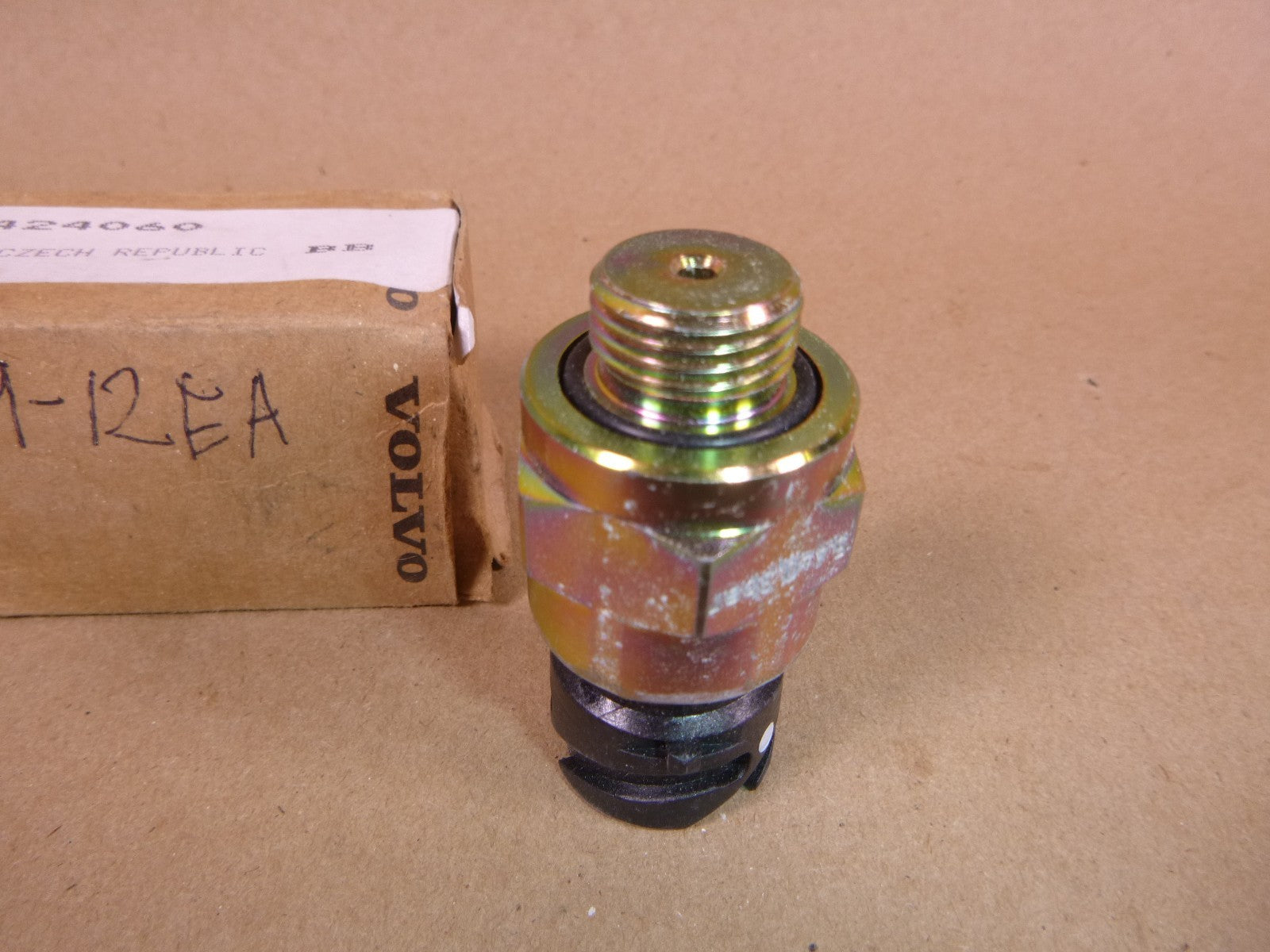 20424060 Genuine Volvo Pressure Switch / Sensor (USA Stock) | Replacement Truck Parts, Trailer Accessories, Automobile Supplies, Car Parts &amp; Accessories
