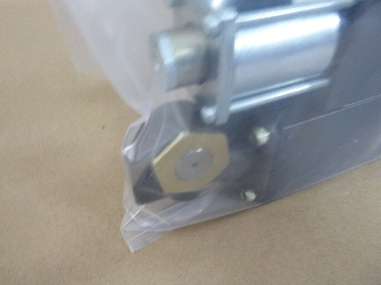M1074, M1077 Pallitized Loading Sys Linear Directional Control Valve 85564-07-24 | Replacement Truck Parts, Trailer Accessories, Automobile Supplies, Car Parts &amp; Accessories