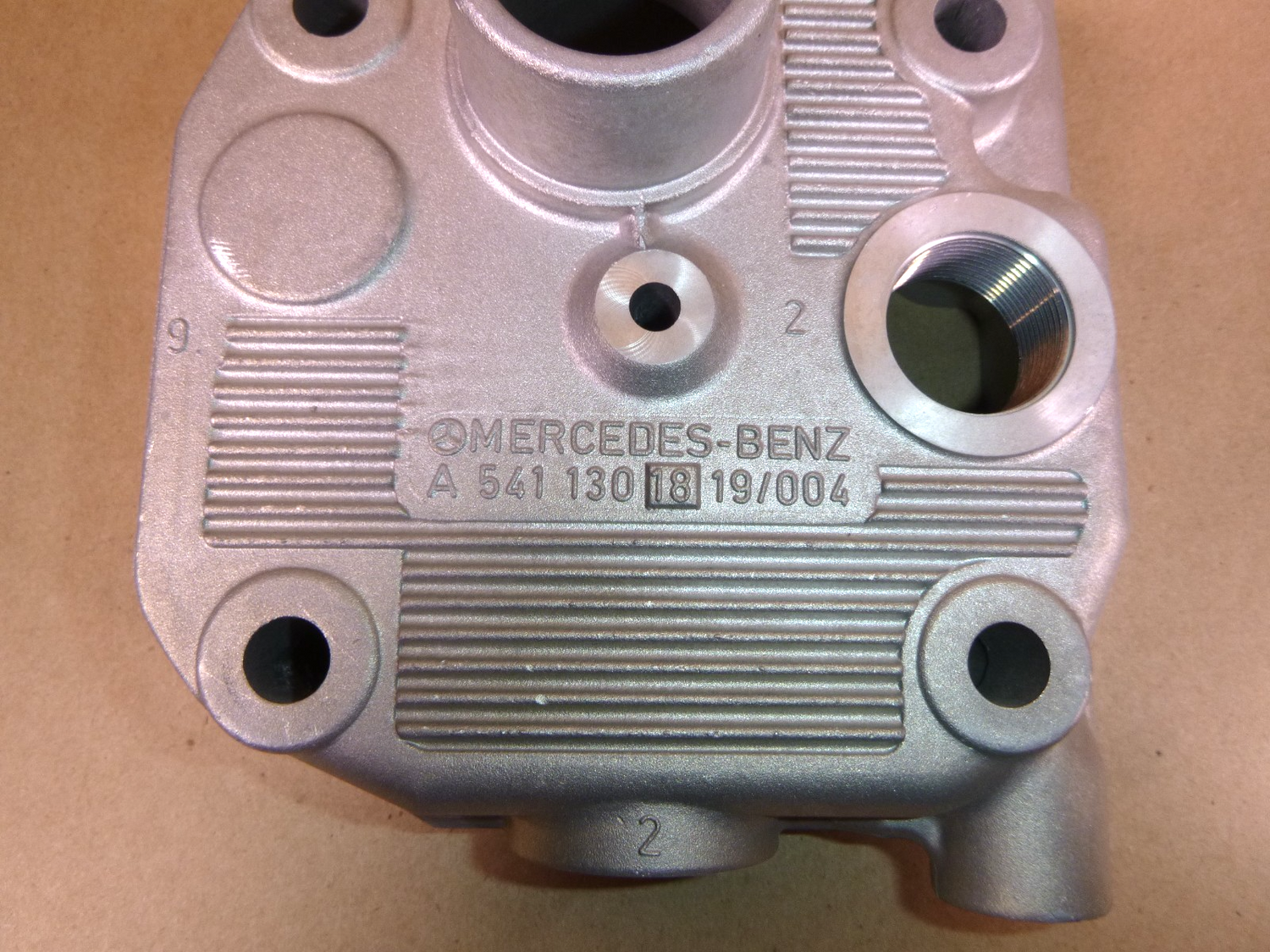 Mercedes Benz Compressor Cylinder Head A5411301819, A5411311119, A5411310619 | Replacement Truck Parts, Trailer Accessories, Automobile Supplies, Car Parts &amp; Accessories