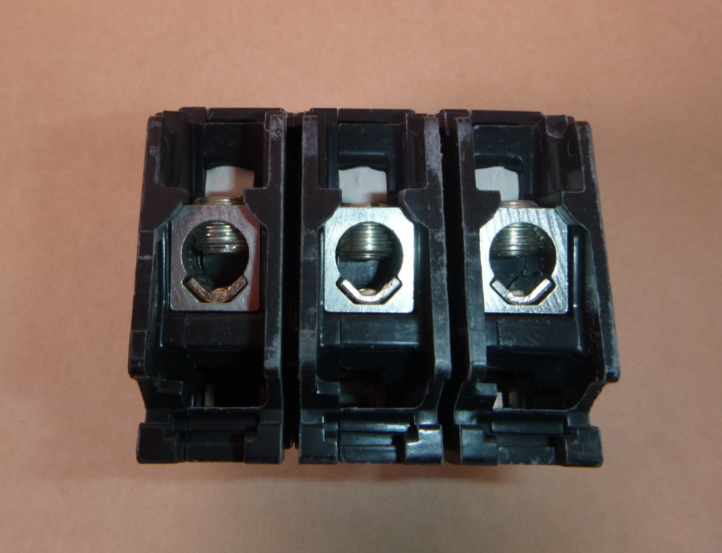 Q3100 SIEMENS 3 POLE 100AMP 240V CIRCUIT BREAKER