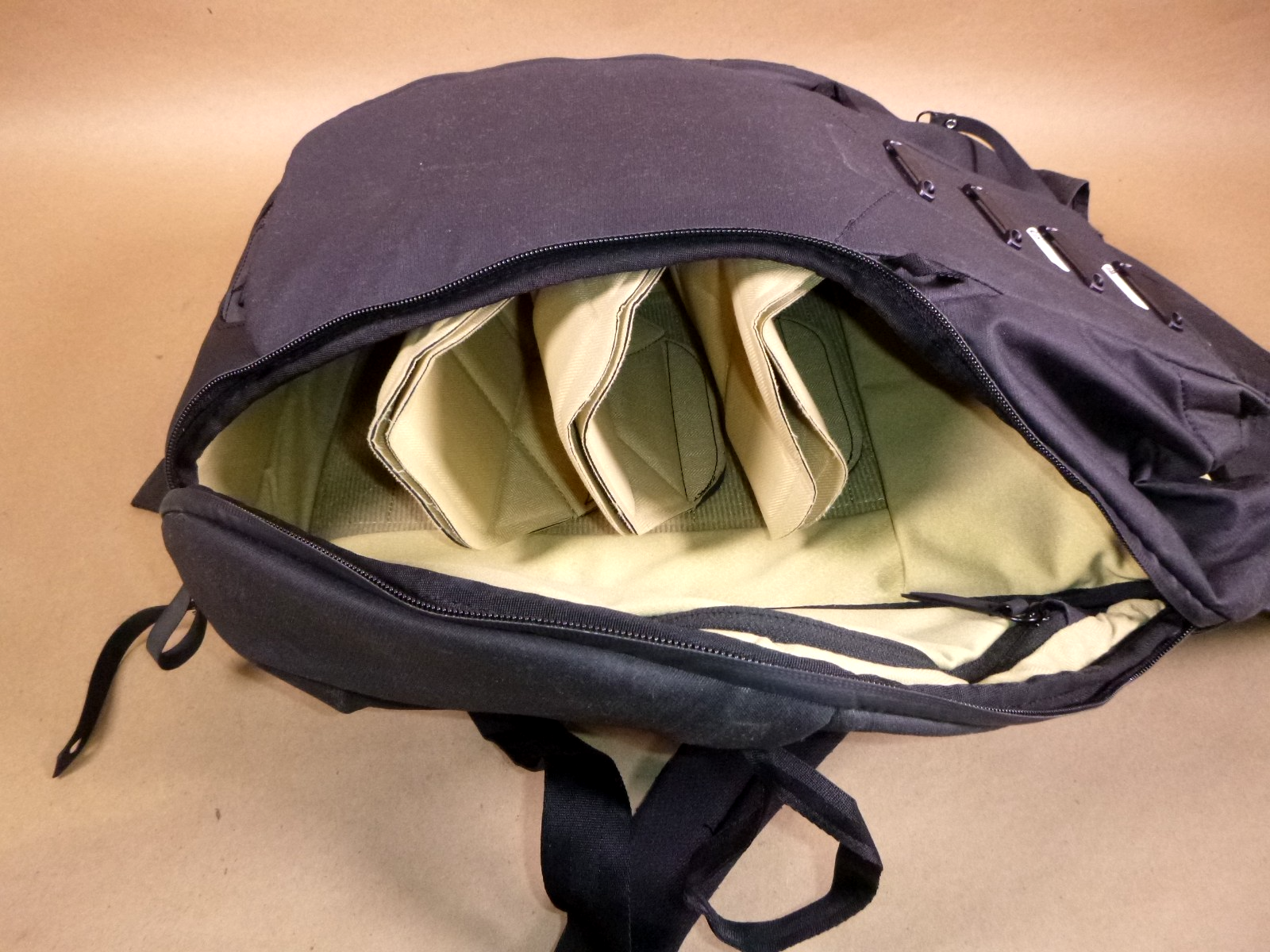 USED Peak Design Everyday Backpack 20L Black Camera Laptop Travel Bag - Very Clean | Industrial MRO Tools and Replacement Industrial Equipment Components