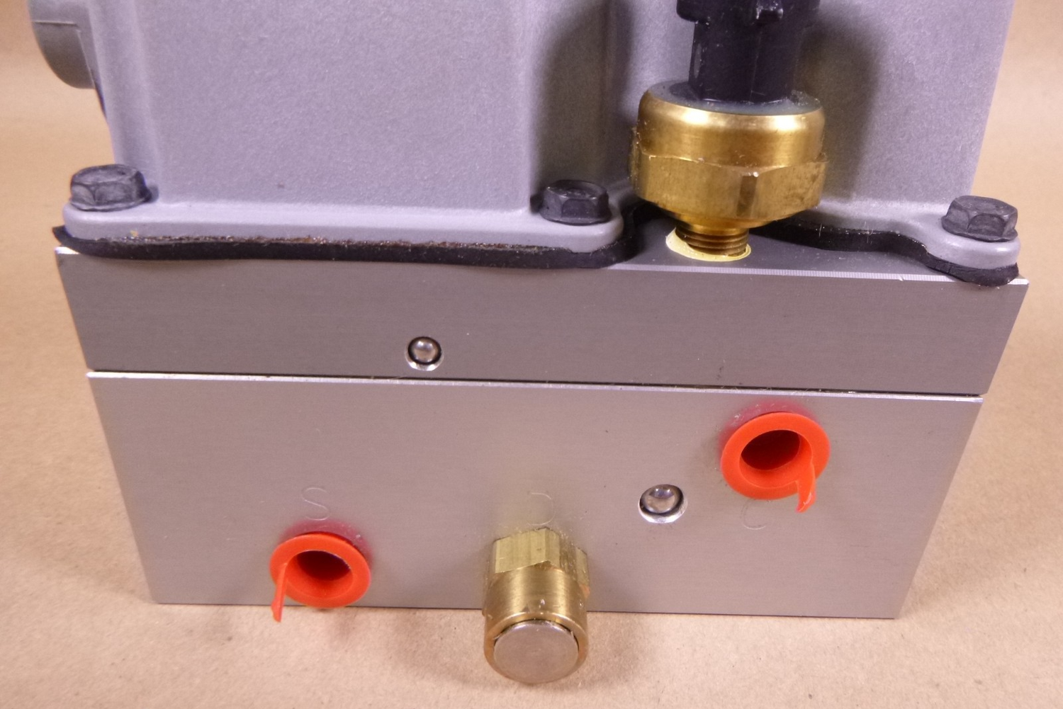 FMTV SPICER 12418057 Pressure Regulating Valve 12418057-001 , 4820-01-522-9935 | Genuine FMTV Replacement Parts, LMTV Parts For Sale and Military Surplus Medium Tactical Vehicle Parts &amp; Components