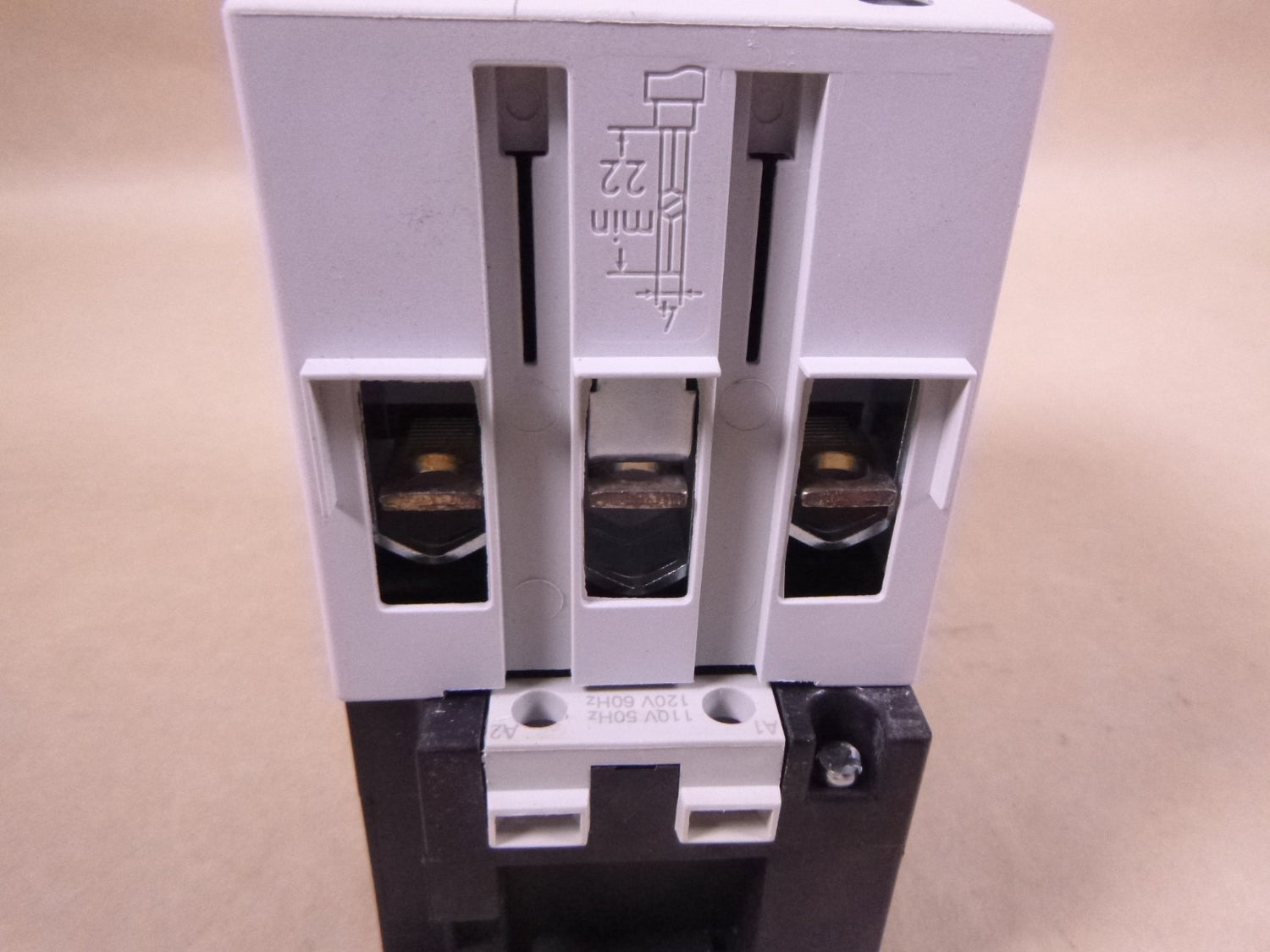 Siemens 3RT1046-1AK60 Contactor 3RT10461AK60 OEM 110V/120V 50/60HZ , 45kW 400V