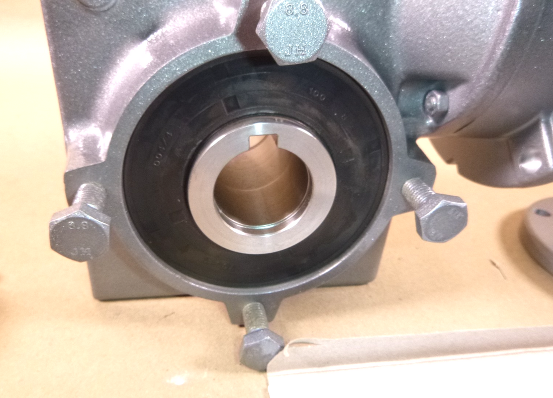 Nord Right Angle 1-7/16 Hollow Shaft Reducer 25:1 Ratio 56C Input 1SMI63AZD-N56C | Industrial Electric Motors, Pumps &amp; Parts