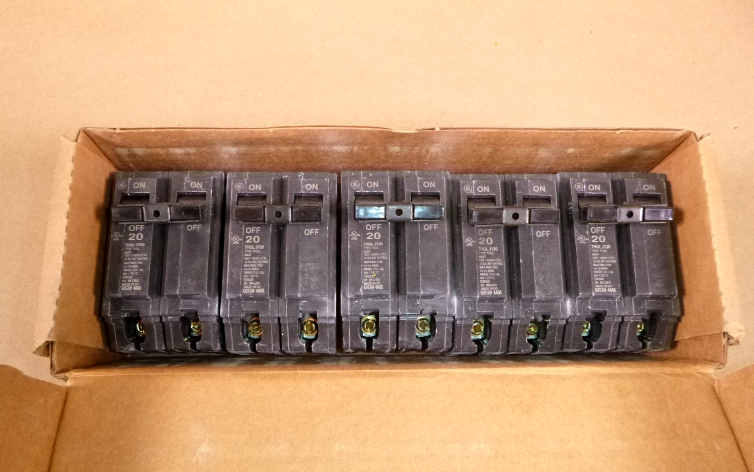 THQL2120 G.E. 20-Amp 2-Pole 120/240VAC Circuit Breaker (Lot of 5) New In Box