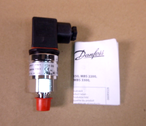 Danfoss 060G1563 MBS 3000 Pressure Transmitter, 0 to 14.5 psig, 4-20 mA Din Plug