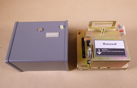 New Honeywell R4140M1004 Start & Running Programable Relay 120 Volt 