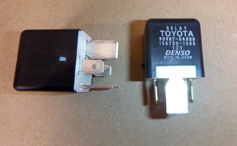 2x OEM Toyota Denso 12V Relay 9098704010, 9098704006, 9008087031, 1567001580