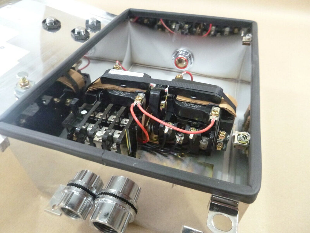 New GE CR309B402 Magnetic Starter Reverser Size 0, 3P 600V 120VAC Coil w/ Nema 4 | Electrical MRO Replacement Parts & Components and Commercial Electrical Supplies Company