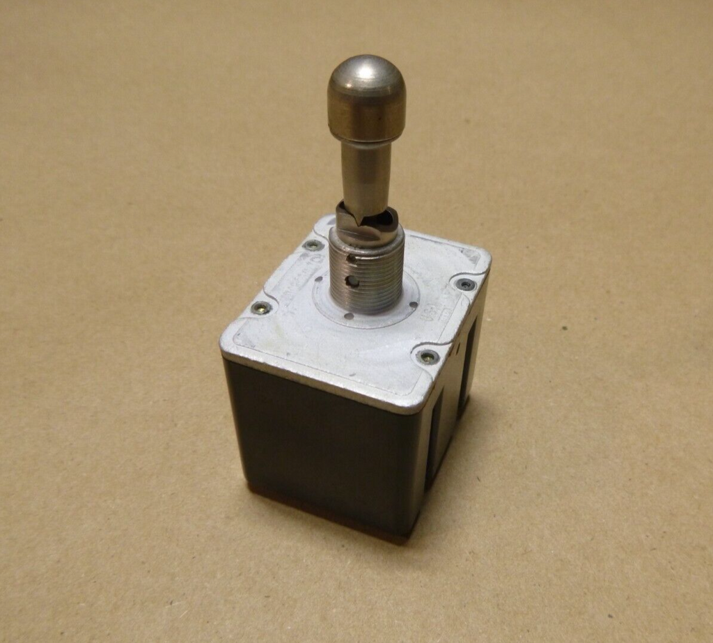 USGI New MS27783-1L Toggle Switch 4PDT 28Vdc / 125Vac, Honeywell 104TL1-12L | Electrical MRO Replacement Parts & Components and Commercial Electrical Supplies Company