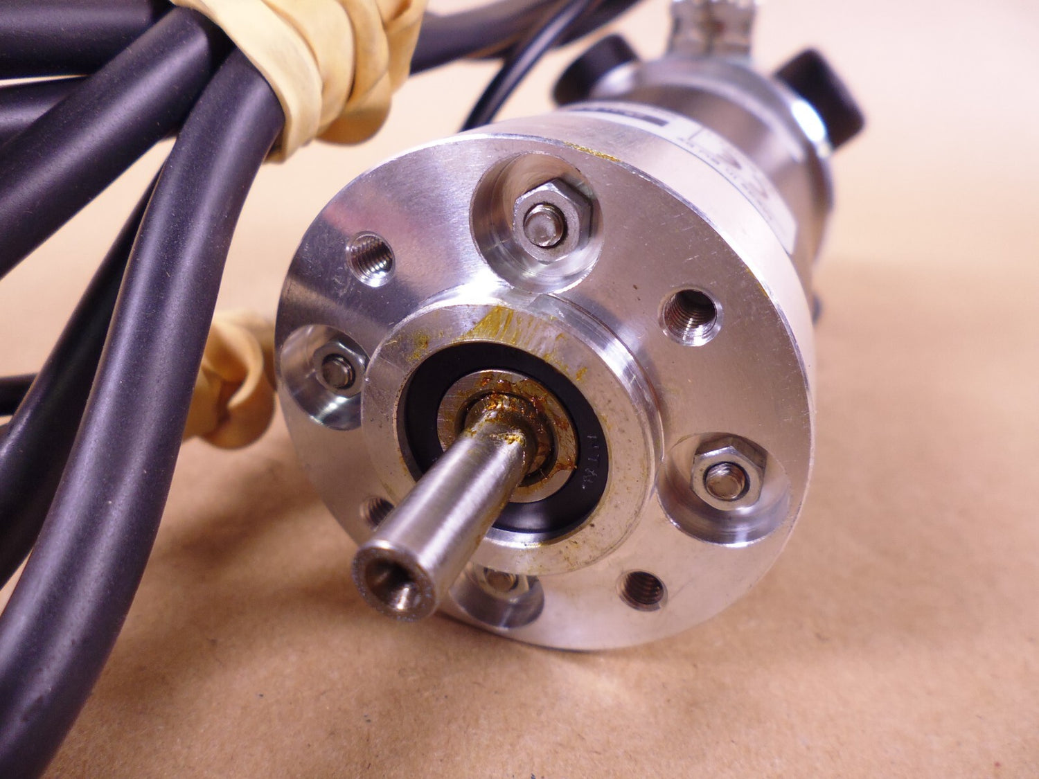 Parker RS240BR1100 High Performance DC Servo Motor - RS Series - 28V - 0.39Nm | Industrial Electric Motors, Pumps &amp; Parts