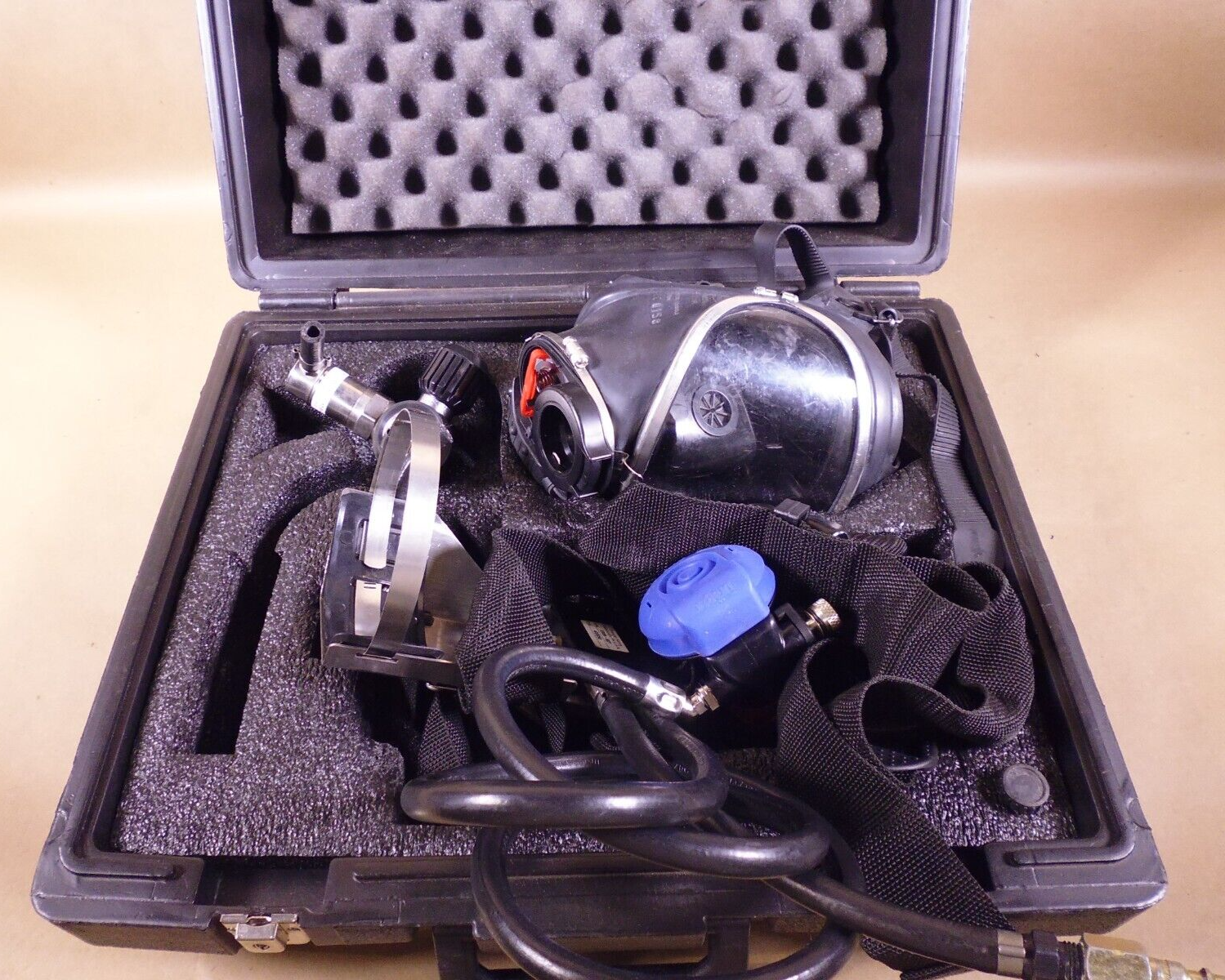 Drager 4052486 ALE Breathing Apparatus w/ Mask + 4052413 Gauge 4052260 3339182 | Industrial MRO Tools and Replacement Industrial Equipment Components