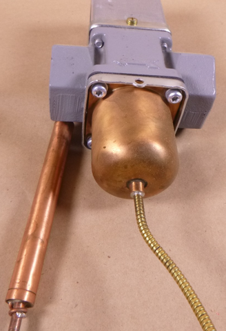 V47AE-2C Johnson Controls 1-1/4" Water Valve , Range 115-180 Deg F | Industrial MRO Replacement Parts, Manufacturing Machine Parts & Components, Heavy Equipment Parts Supplier