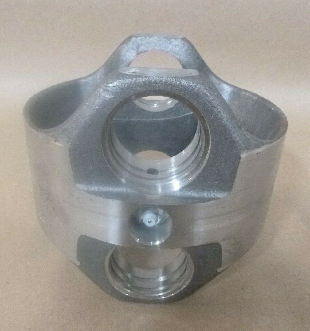 MILITARY MRAP HET PLS TRUCK CENTER YOKE PIVOT V75750401 2GK623 E75750401 OSHKOSH | Genuine FMTV Replacement Parts, LMTV Parts For Sale and Military Surplus Medium Tactical Vehicle Parts &amp; Components