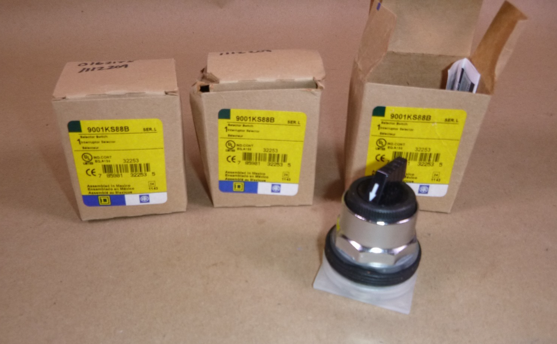 Square D 9001KS88B 30mm Selector Switch 4 Position ( Lot of 3 ) | Electrical MRO Replacement Parts &amp; Components and Commercial Electrical Supplies Company