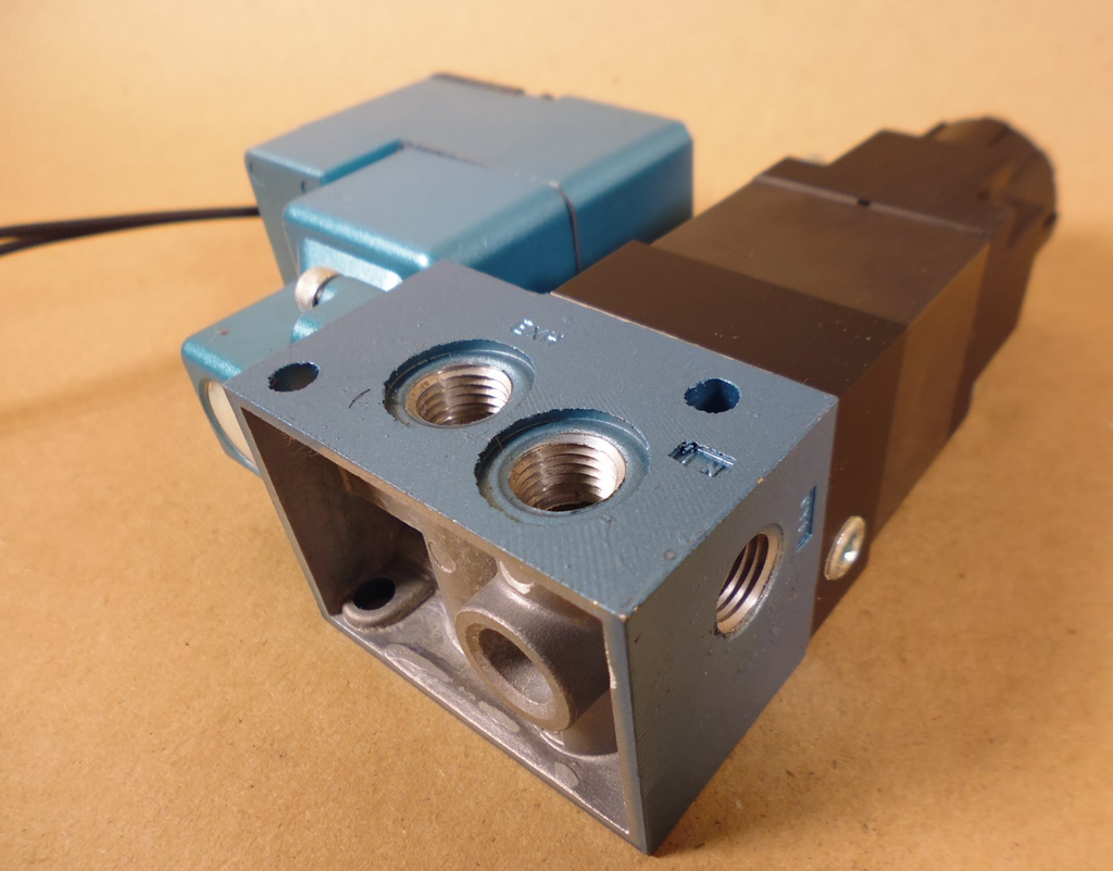 MAC 252B-616AA Pneumatic Solenoid Valve 3 Way 24VDC 8.5W 120PSI 252B-616AAAA | Electrical MRO Replacement Parts & Components and Commercial Electrical Supplies Company