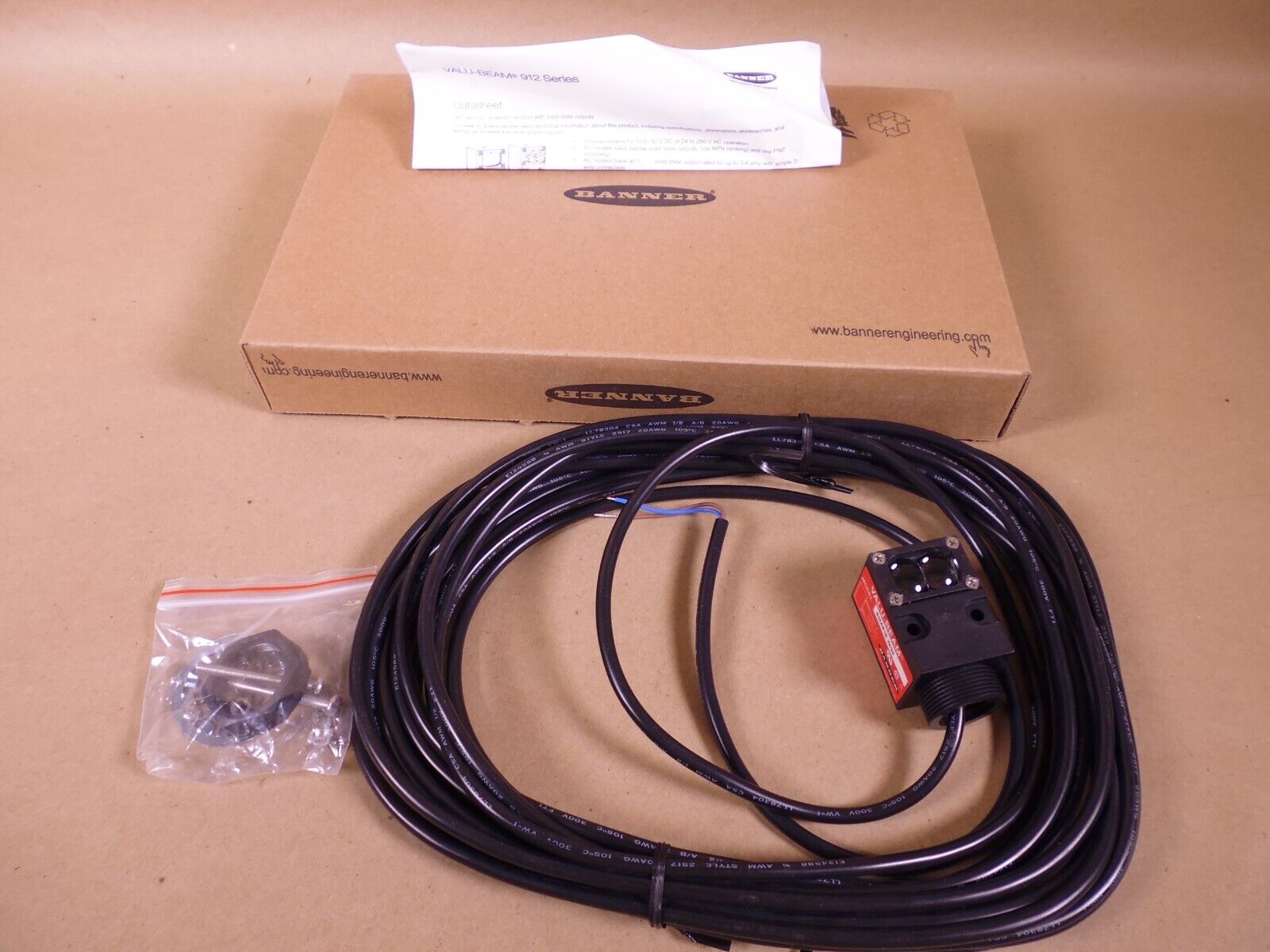 NEW Banner 25947 Photoelectric Sensor SMA91E W/30 / SMA91EW30 VALU-BEAM | Electrical MRO Replacement Parts &amp; Components and Commercial Electrical Supplies Company