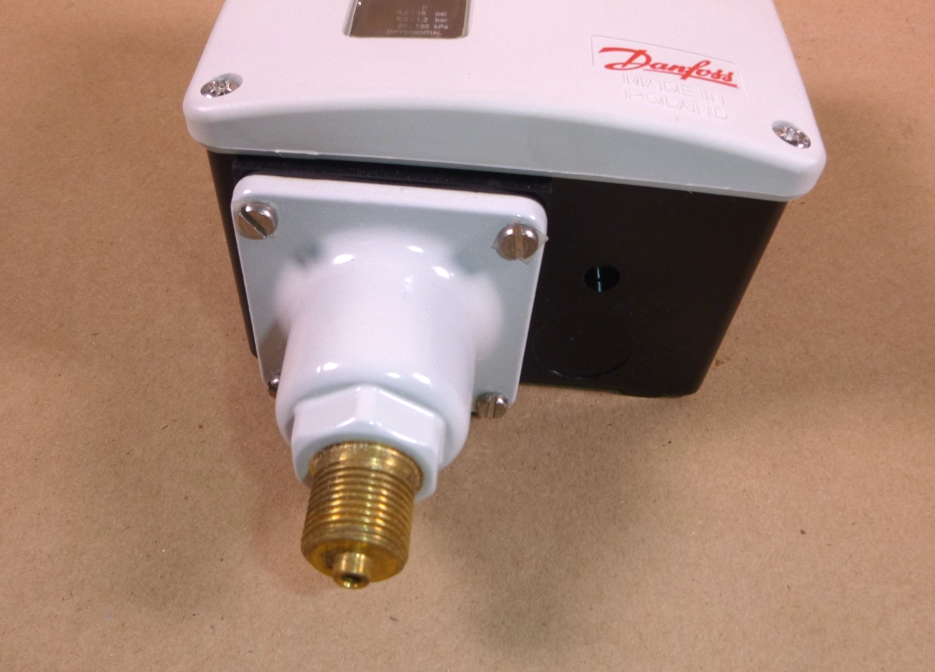 Danfoss RT116 Pressure Switch 017-520366, 4.2-18 Psi, .3-1.3 bar, 30-130 kPa | Electrical MRO Replacement Parts &amp; Components and Commercial Electrical Supplies Company