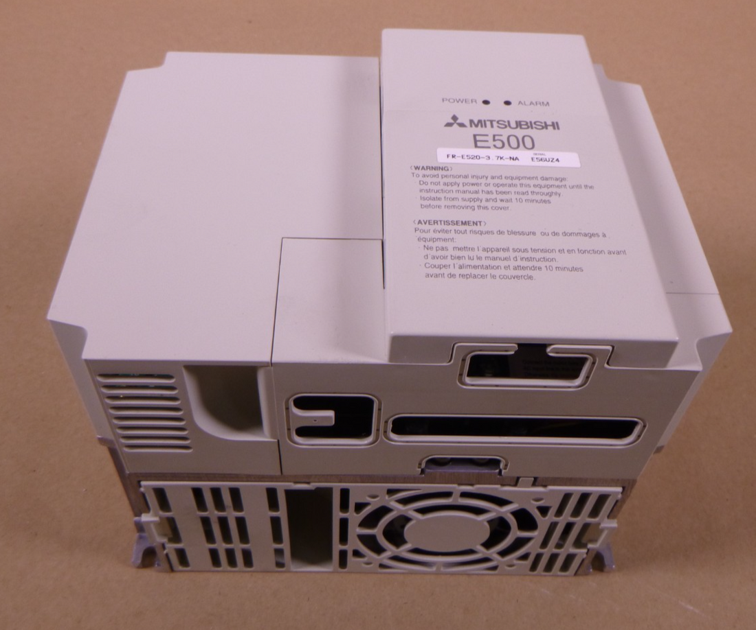 Mitsubishi FR-E520-3.7K-NA VFD 5HP Inverter 24.4A/17.5A 3PH 200-240VAC E500